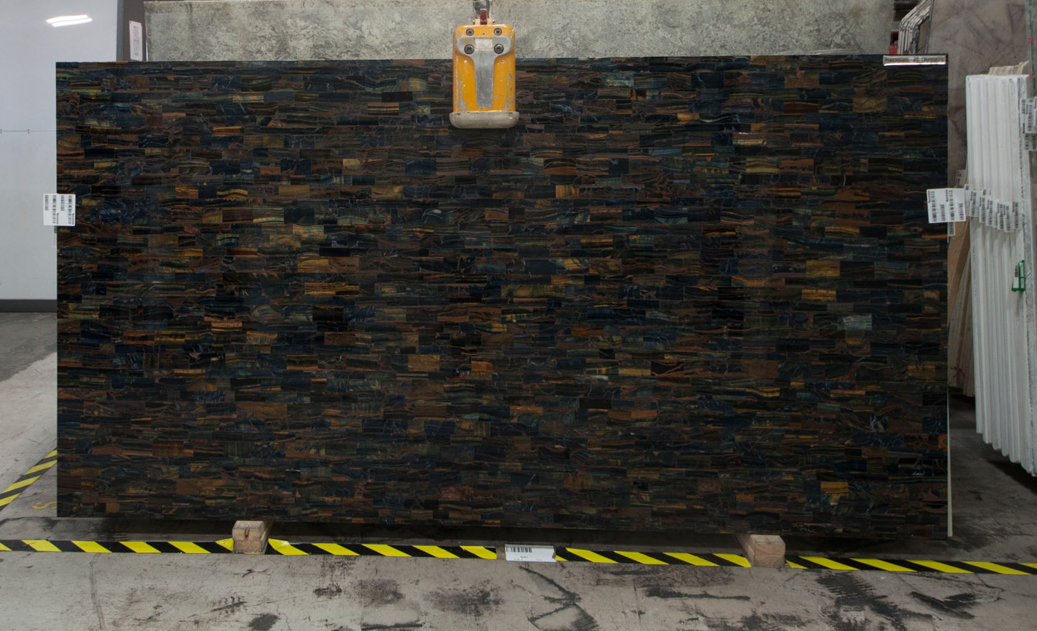Peetri lnc Item Img DSC copy stone tile and slab material