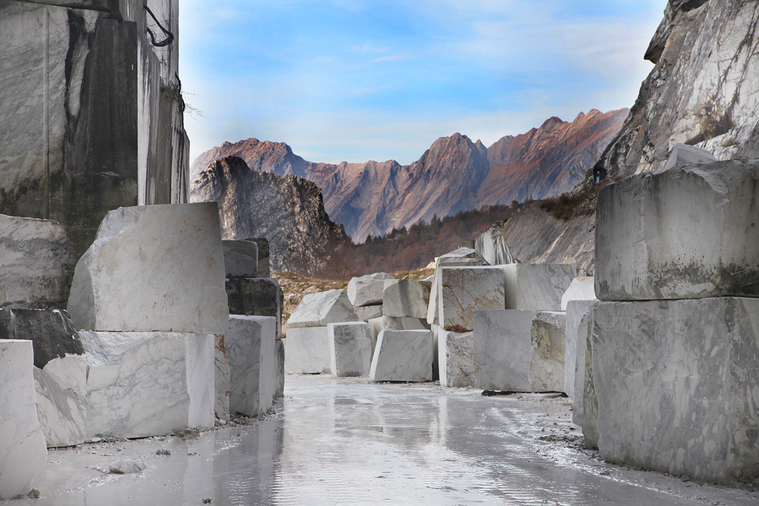 Peetri lnc WZFeb6Blog 5 stone tile and slab material